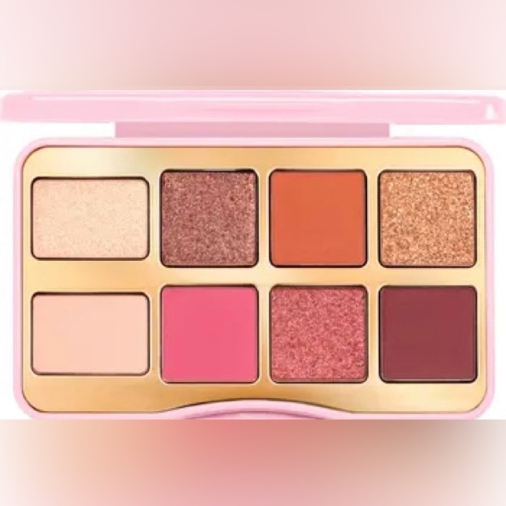 Let's Play Mini Eyeshadow Palette
Too Faced - Picture 3 of 6